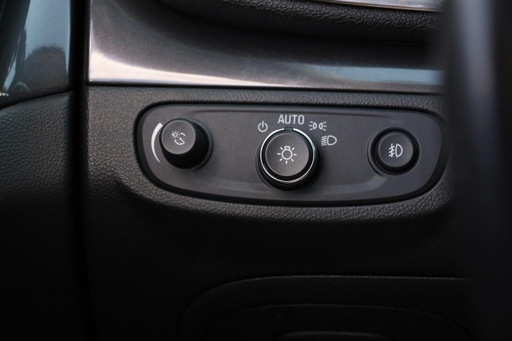 Buick Encore Vehicle Image 19