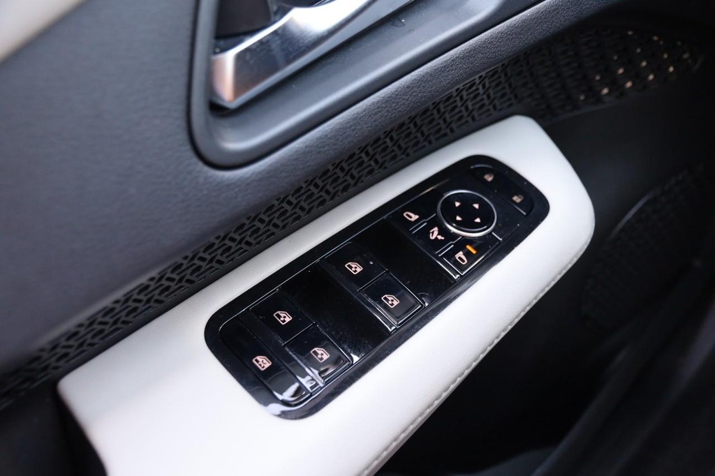 Nissan ARIYA Vehicle Image 21