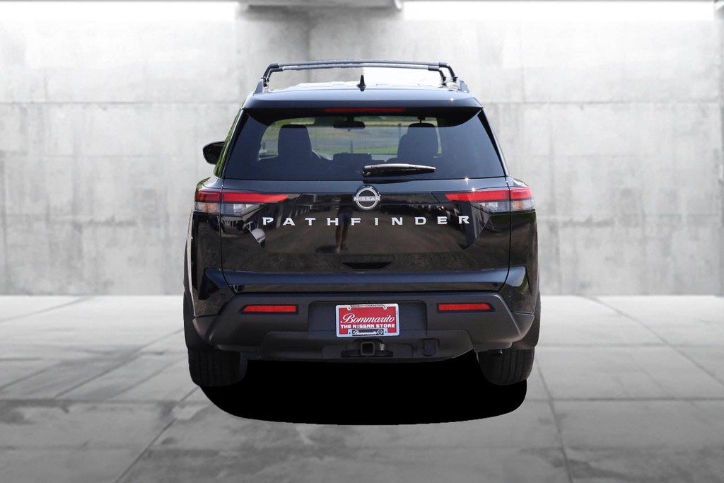 Nissan Pathfinder Vehicle Image 06