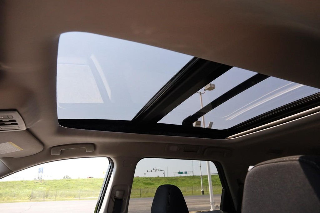 Nissan Pathfinder Vehicle Image 09