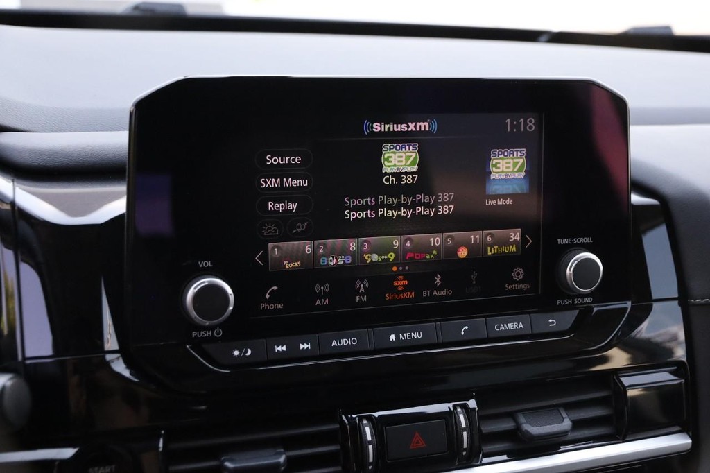 Nissan Pathfinder Vehicle Image 19