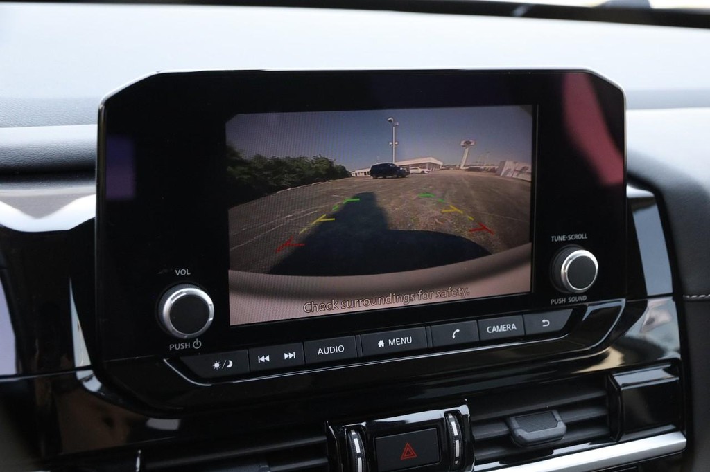 Nissan Pathfinder Vehicle Image 20