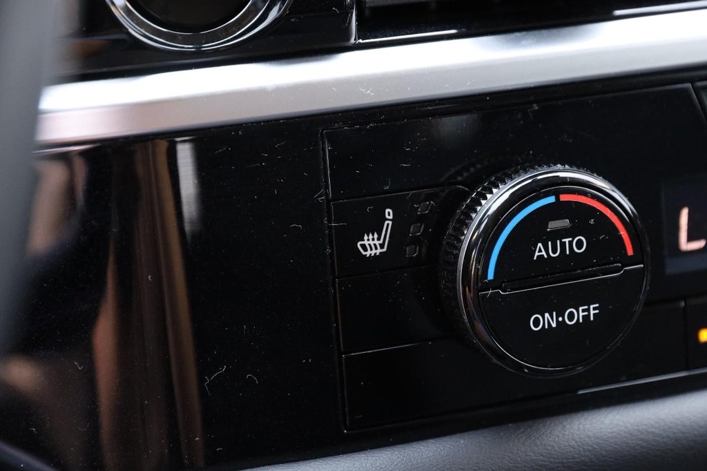 Nissan Pathfinder Vehicle Image 22