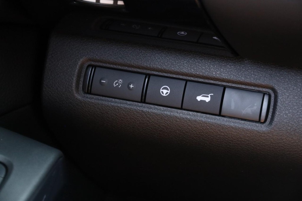 Nissan Pathfinder Vehicle Image 24