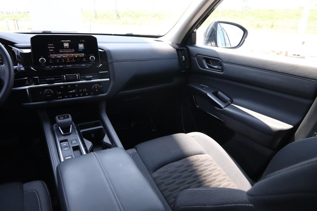 Nissan Pathfinder Vehicle Image 29