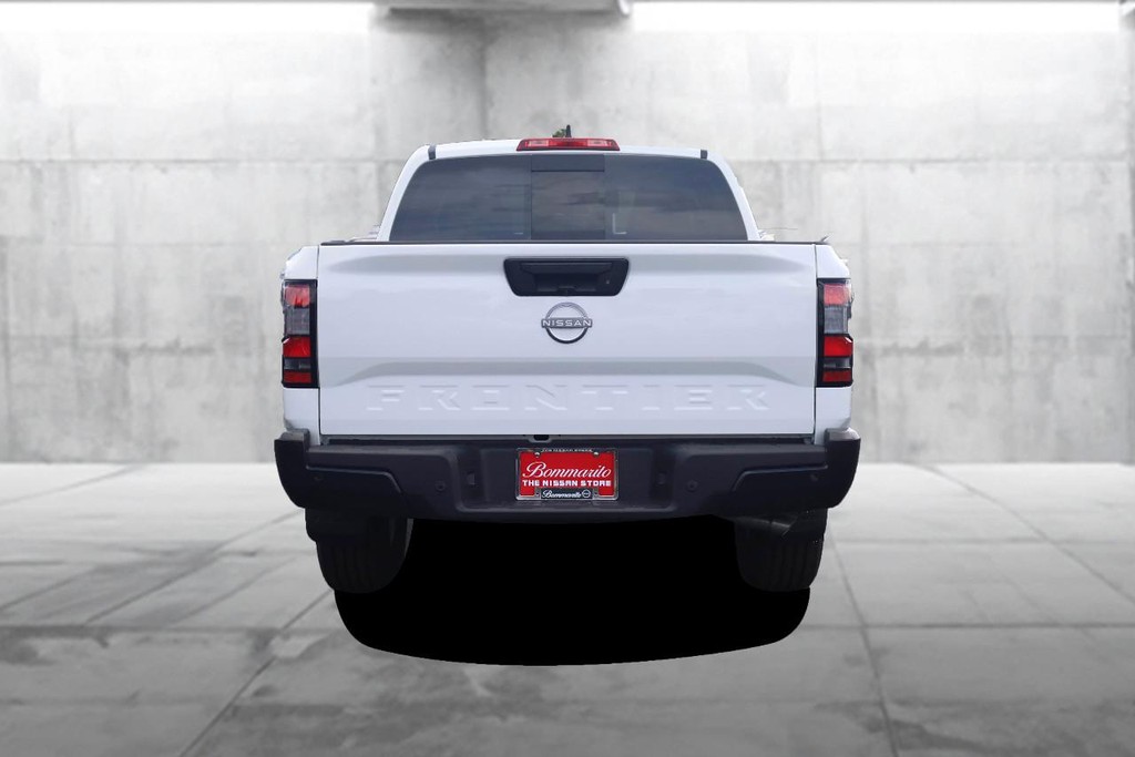 Nissan Frontier Vehicle Image 06