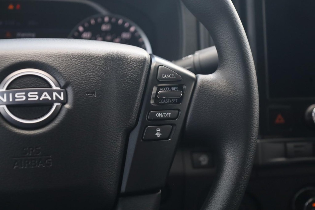 Nissan Frontier Vehicle Image 09