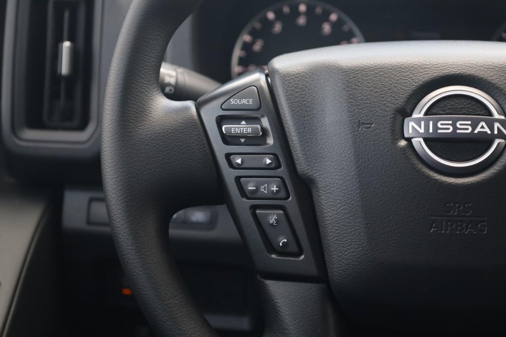 Nissan Frontier Vehicle Image 10