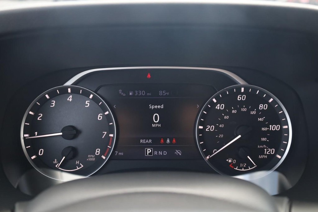 Nissan Frontier Vehicle Image 13