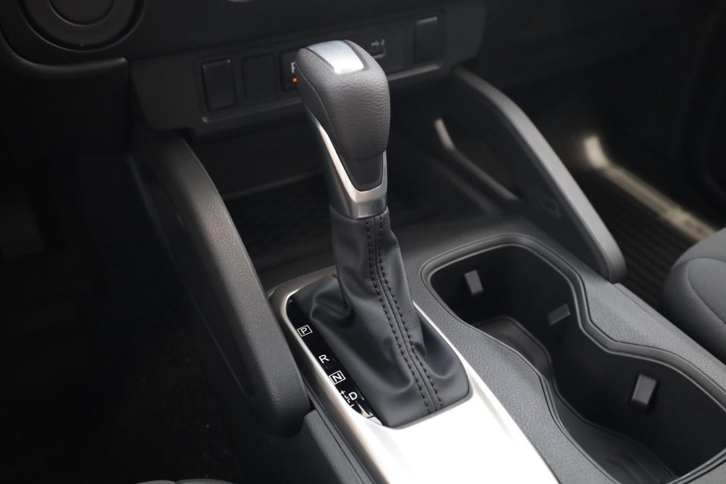 Nissan Frontier Vehicle Image 17