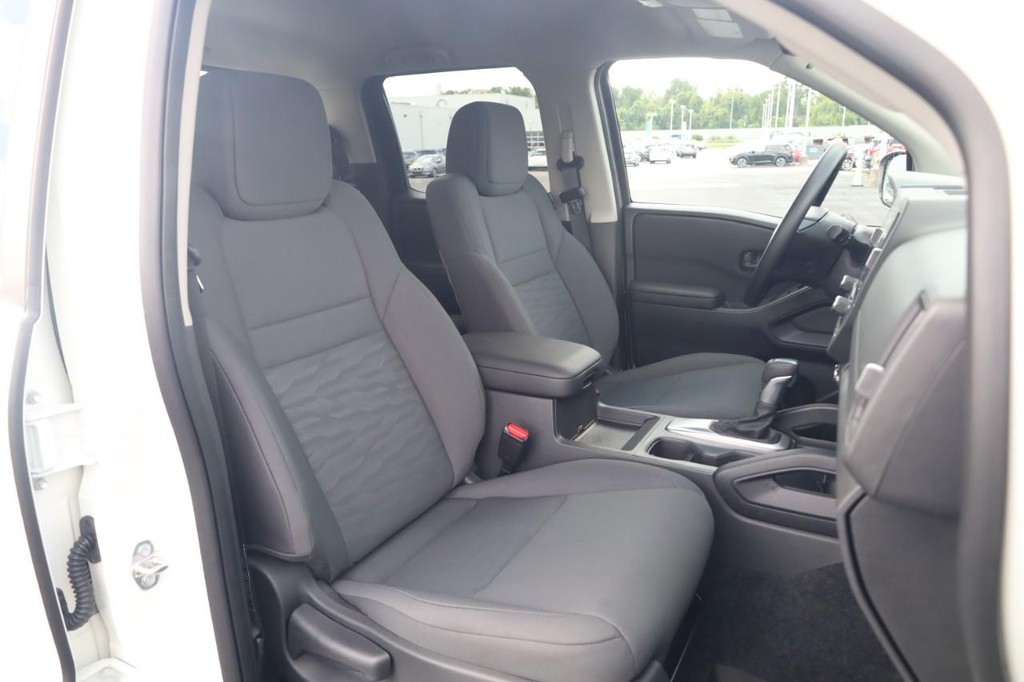 Nissan Frontier Vehicle Image 19