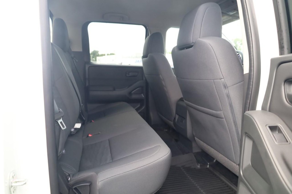 Nissan Frontier Vehicle Image 20