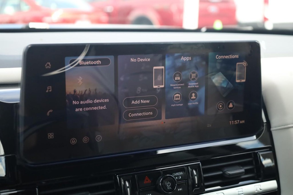 Nissan Pathfinder Vehicle Full-screen Gallery Image 14