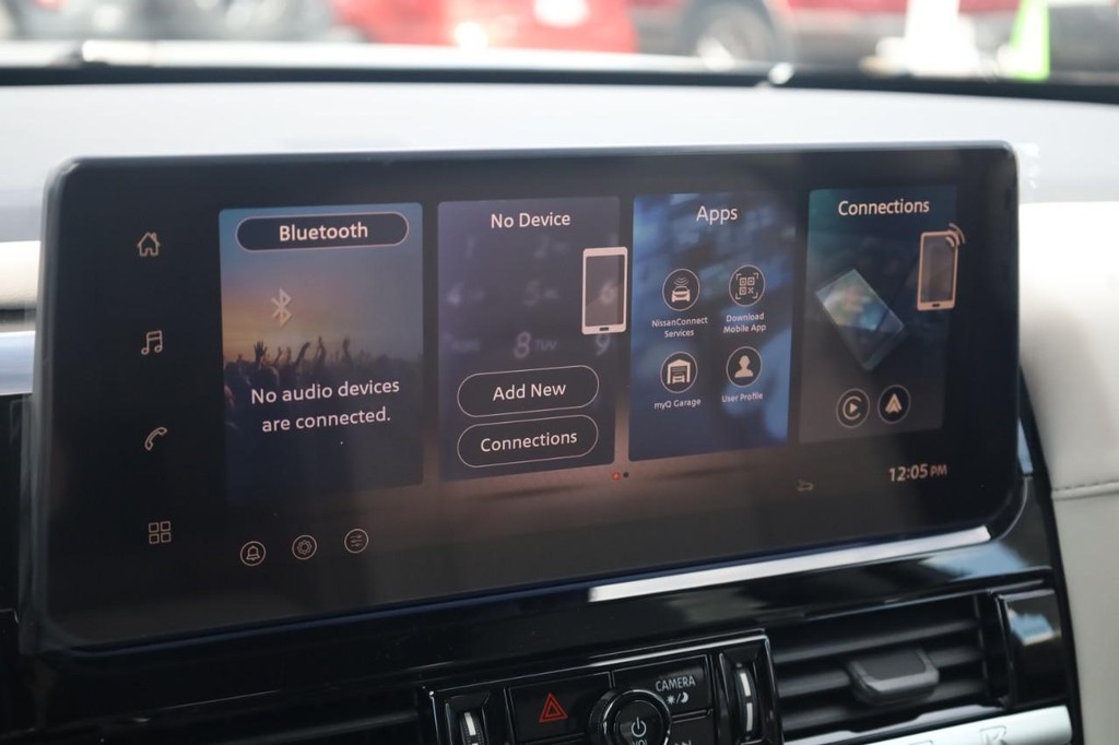 Nissan Pathfinder Vehicle Full-screen Gallery Image 14
