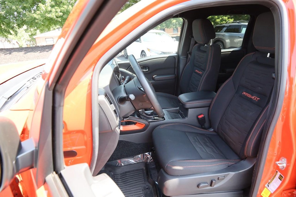 Nissan Frontier Vehicle Image 08