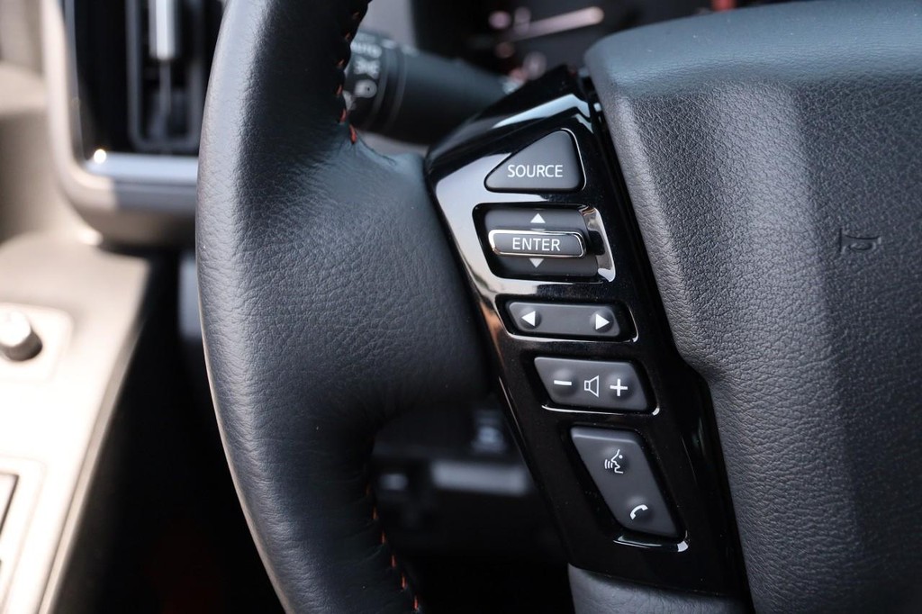 Nissan Frontier Vehicle Image 11