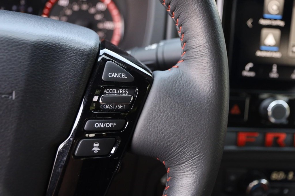 Nissan Frontier Vehicle Image 12