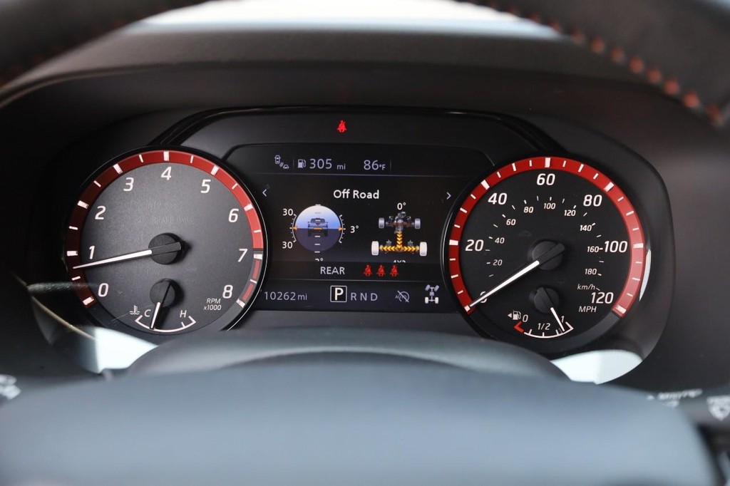 Nissan Frontier Vehicle Image 13