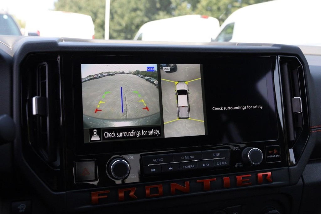 Nissan Frontier Vehicle Image 17