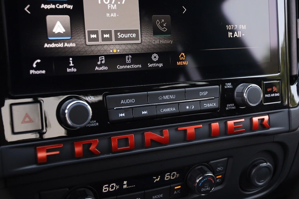 Nissan Frontier Vehicle Image 18