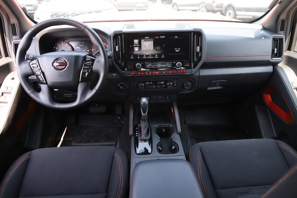 Nissan Frontier Vehicle Image 24
