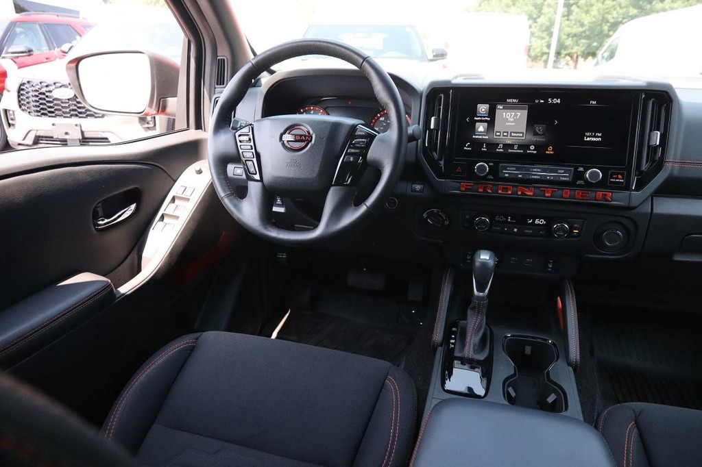 Nissan Frontier Vehicle Image 25