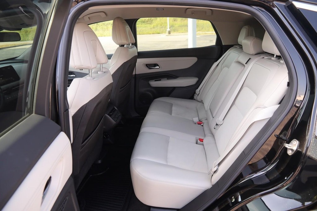 Nissan Ariya Vehicle Image 08