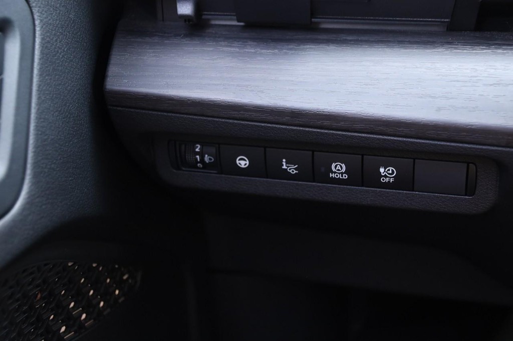 Nissan Ariya Vehicle Image 19