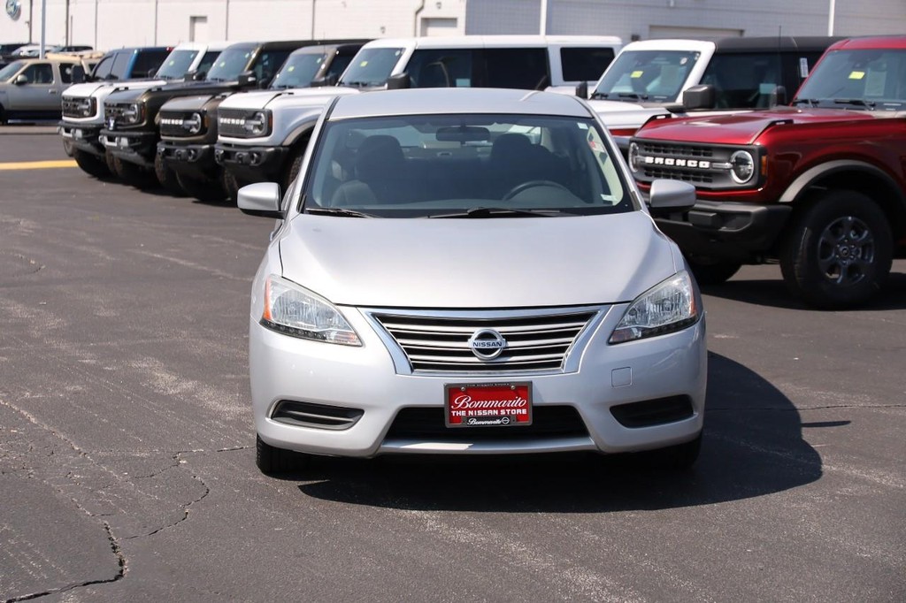 Nissan Sentra Vehicle Image 04