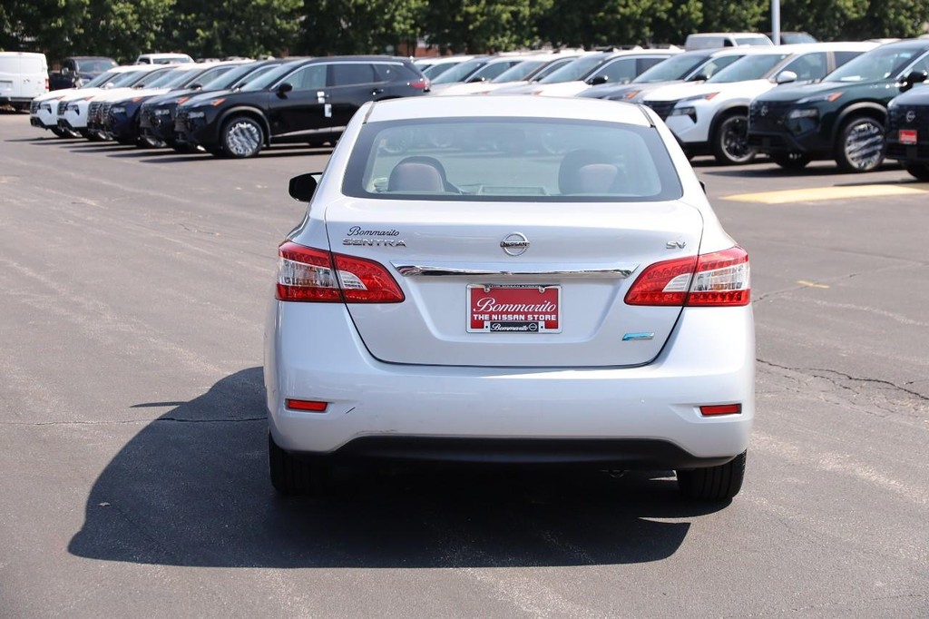Nissan Sentra Vehicle Image 06