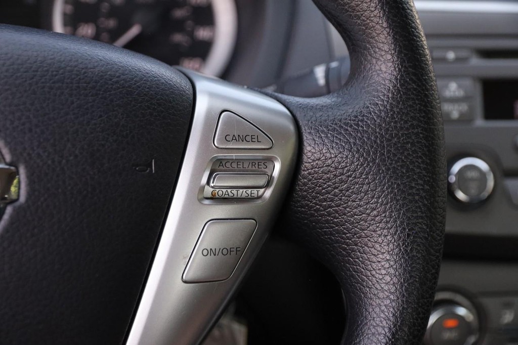 Nissan Sentra Vehicle Image 12