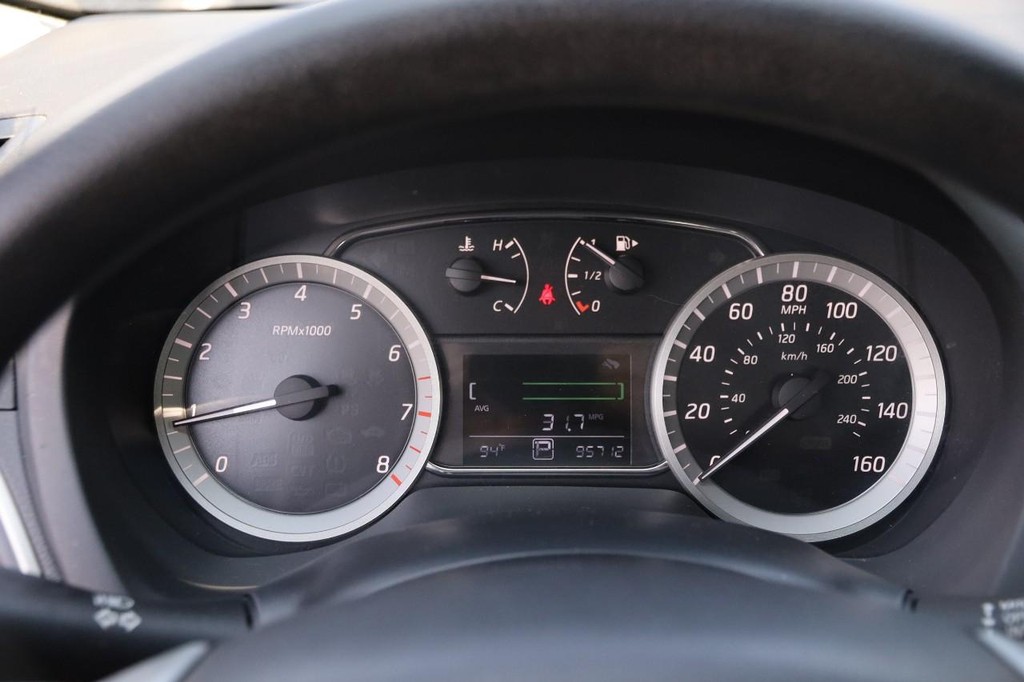 Nissan Sentra Vehicle Image 13