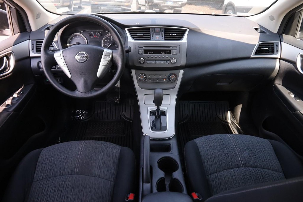 Nissan Sentra Vehicle Image 19