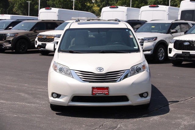 Toyota Sienna Vehicle Image 04