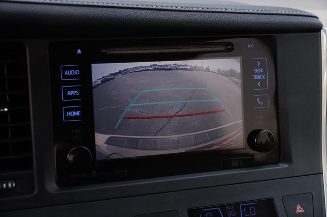 Toyota Sienna Vehicle Image 19