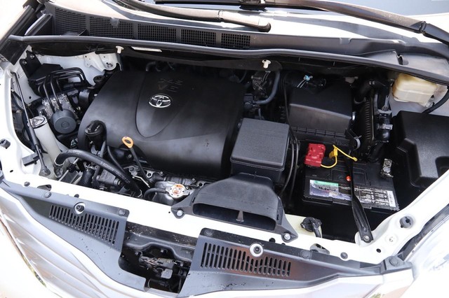 Toyota Sienna Vehicle Image 29
