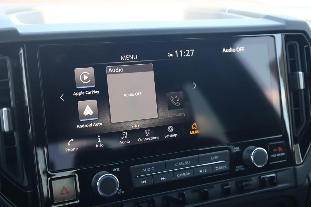 Nissan Frontier Vehicle Full-screen Gallery Image 13