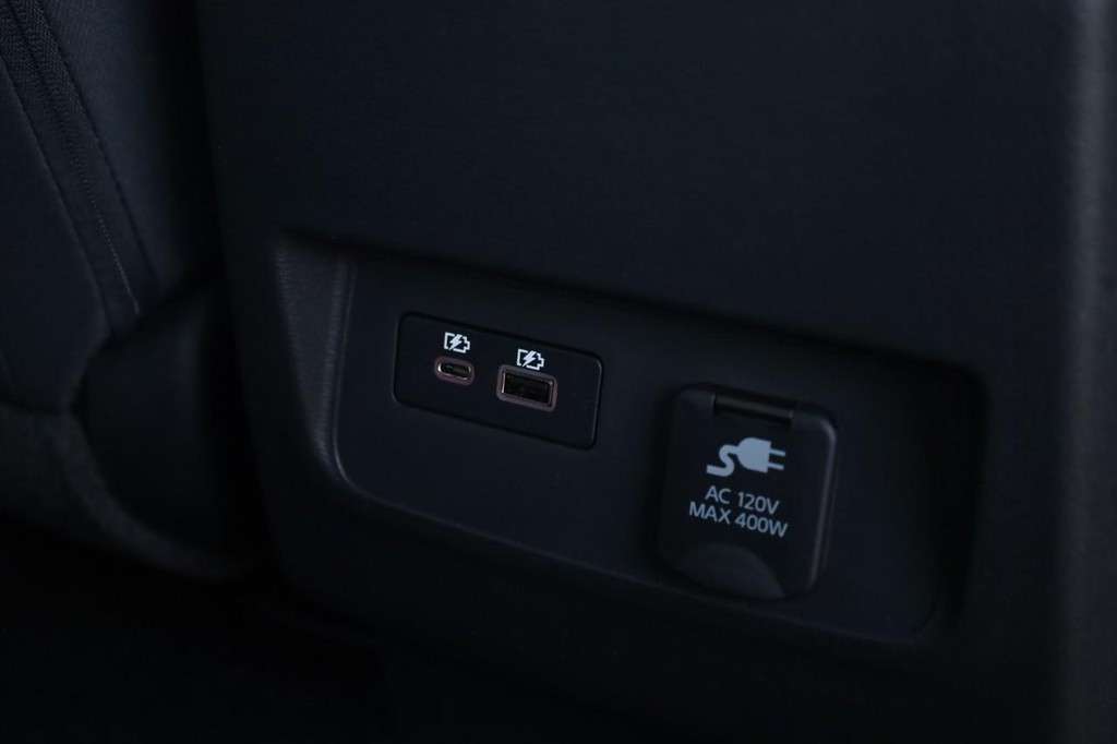 Nissan Frontier Vehicle Full-screen Gallery Image 22