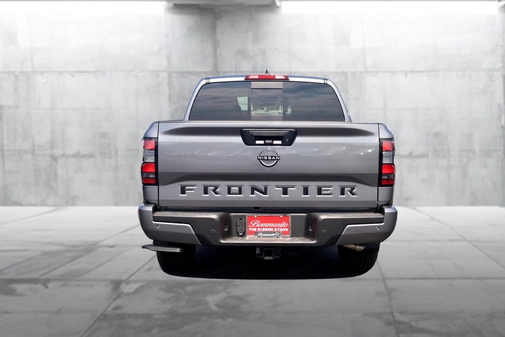 Nissan Frontier Vehicle Image 06