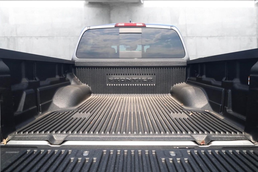 Nissan Frontier Vehicle Image 07