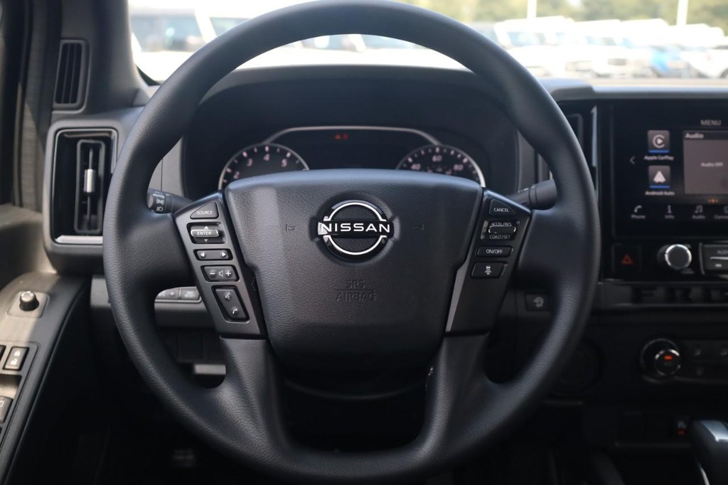 Nissan Frontier Vehicle Image 09