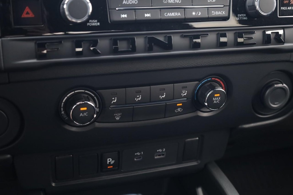 Nissan Frontier Vehicle Image 18