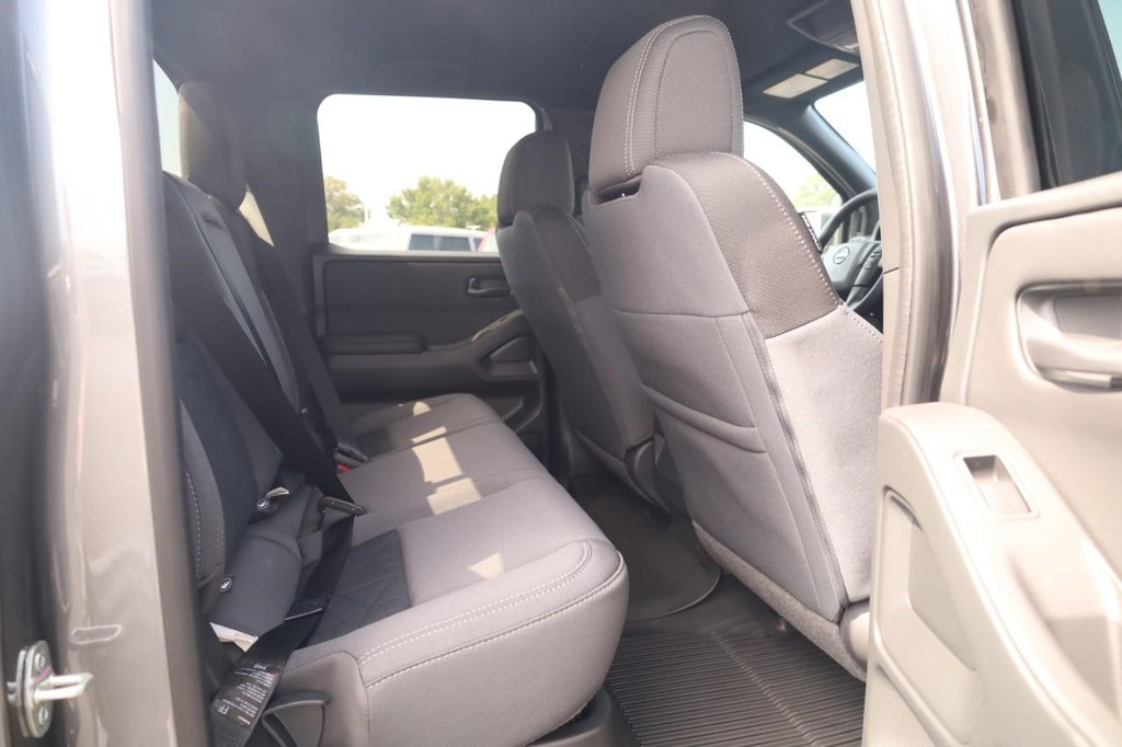 Nissan Frontier Vehicle Image 23