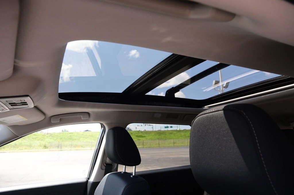 Nissan Pathfinder Vehicle Full-screen Gallery Image 9