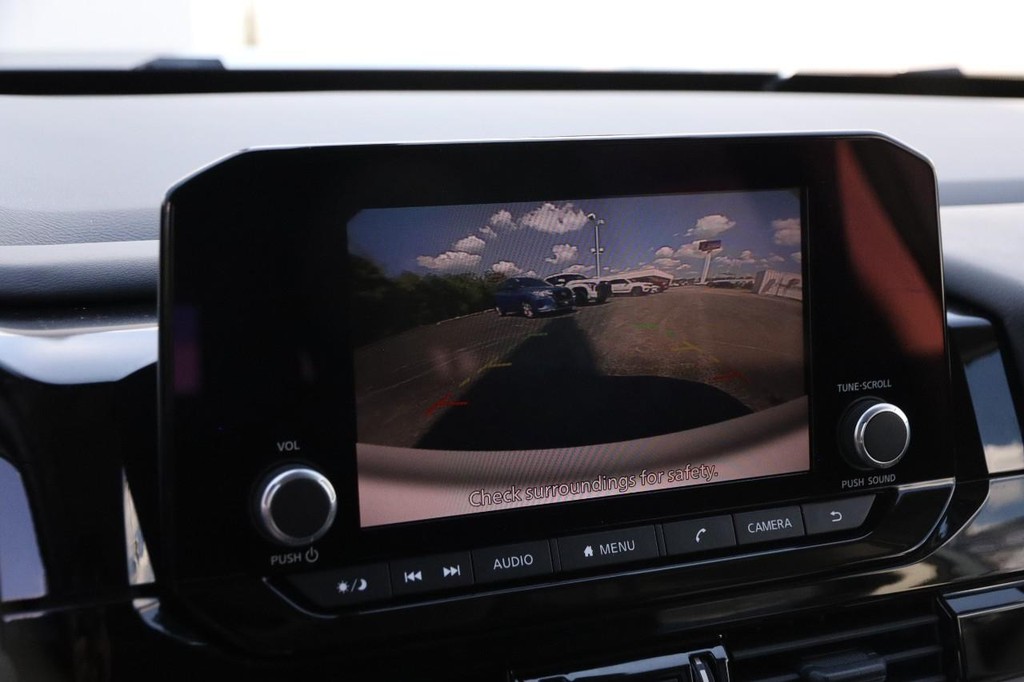 Nissan Pathfinder Vehicle Full-screen Gallery Image 20
