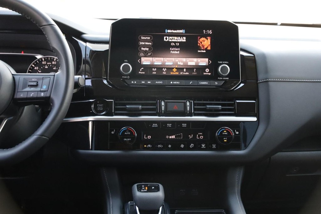 Nissan Pathfinder Vehicle Full-screen Gallery Image 27