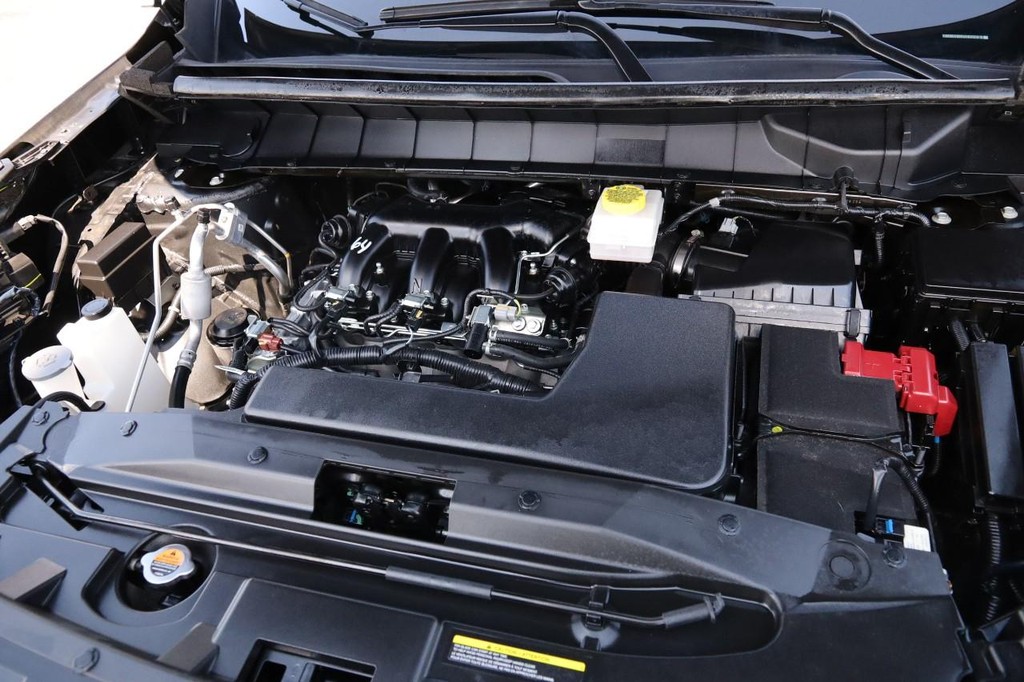 Nissan Pathfinder Vehicle Full-screen Gallery Image 30