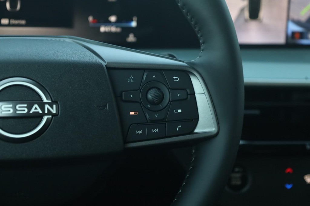 Nissan Murano Vehicle Image 09