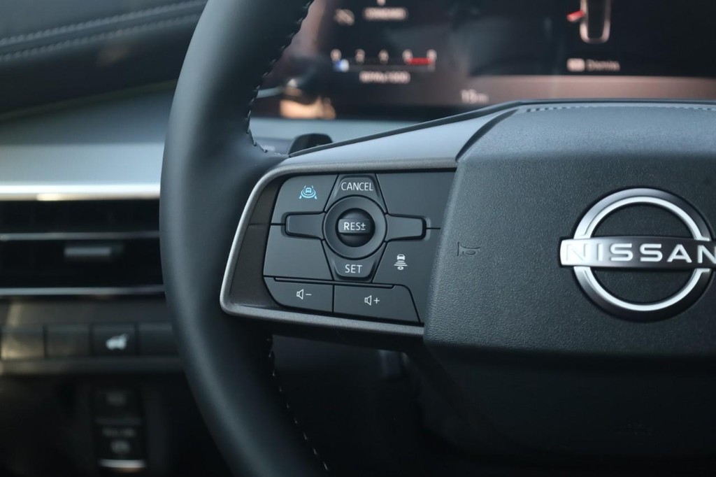 Nissan Murano Vehicle Image 10