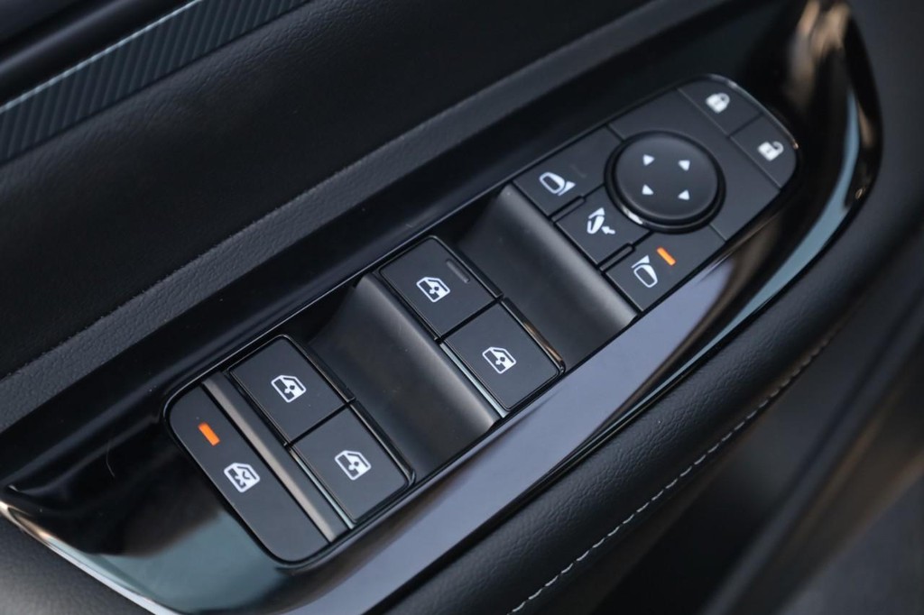 Nissan Murano Vehicle Image 11